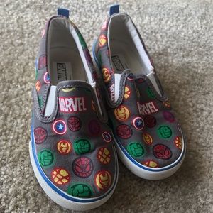 GAP MARVEL SNEAKERS SZ 10